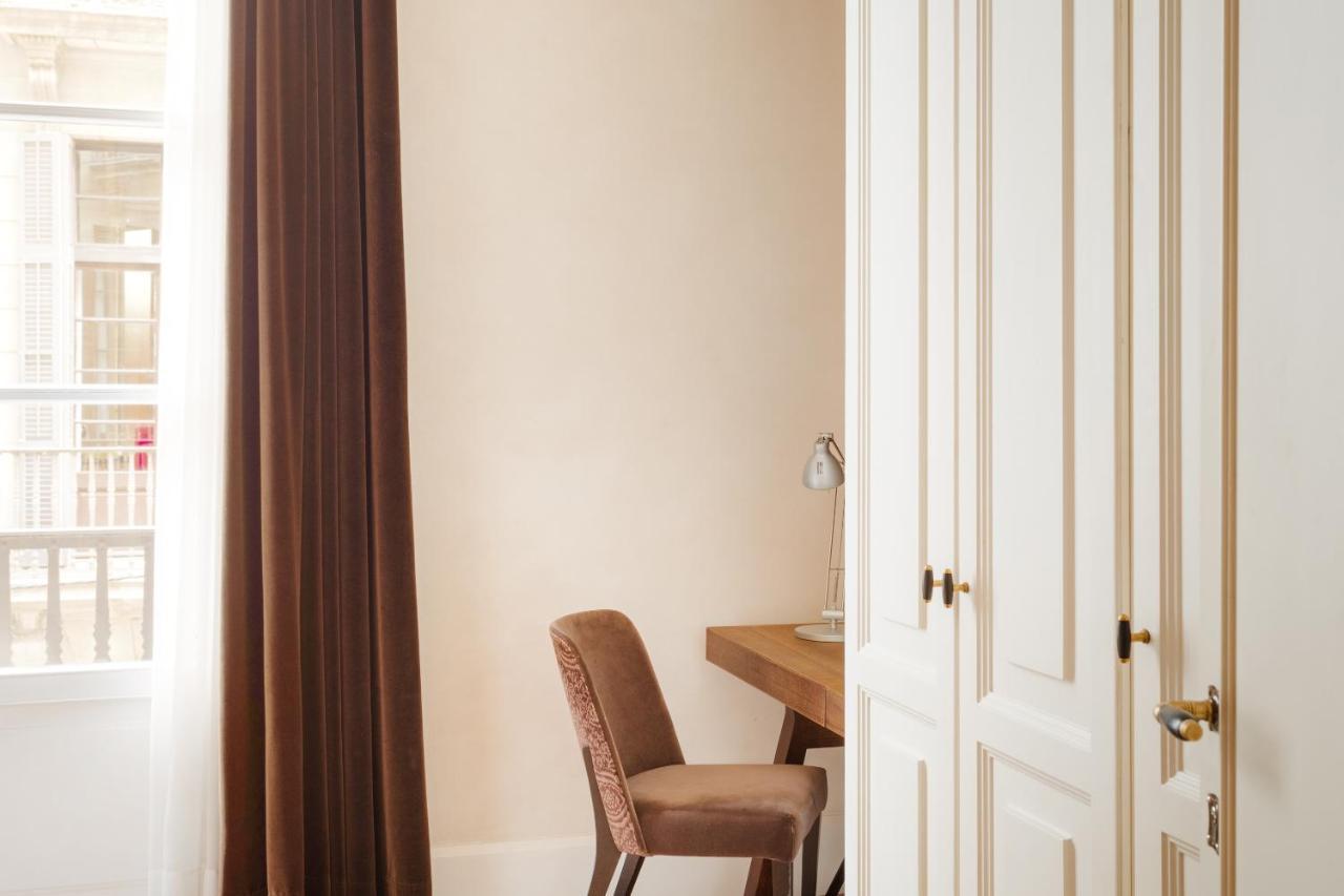 Do Placa Reial Powered By Sonder Барселона Екстериор снимка A room at the hotel