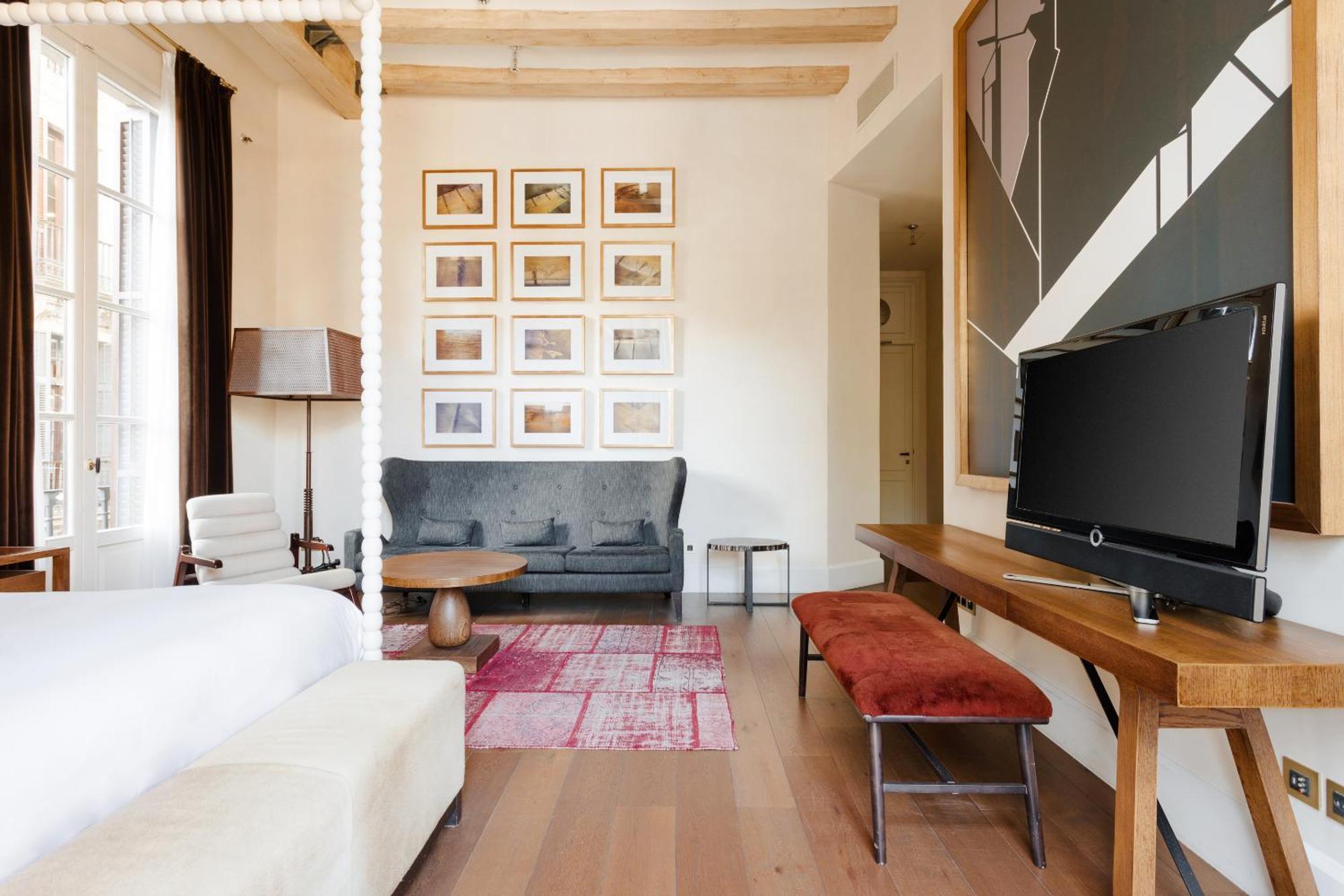 Do Placa Reial Powered By Sonder Барселона Стая снимка A room at the Hotel Commonwealth