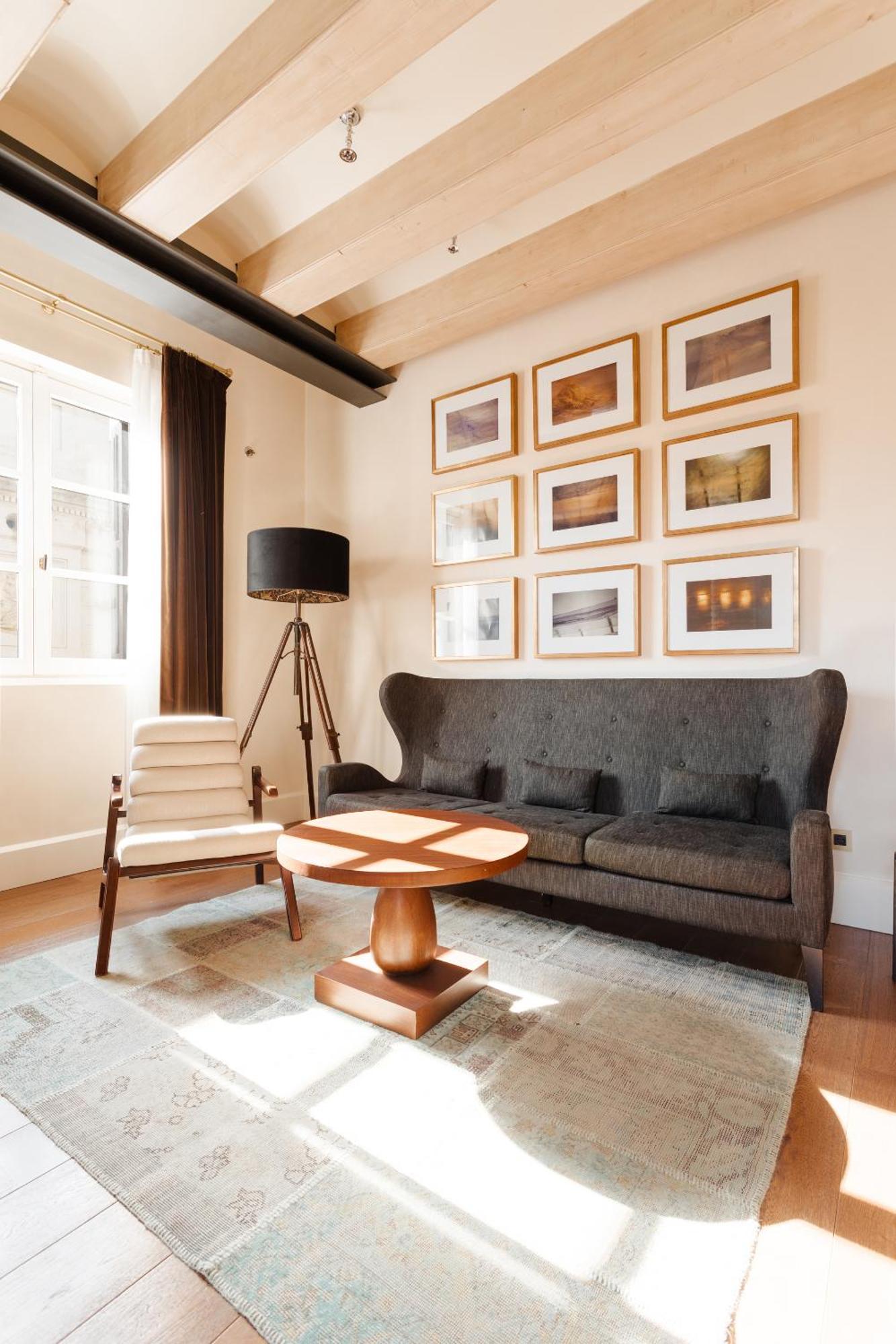 Do Placa Reial Powered By Sonder Барселона Стая снимка A living room