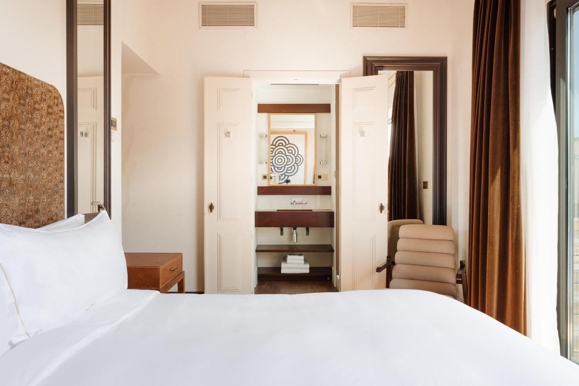 Do Placa Reial Powered By Sonder Барселона Стая снимка A guest room at the hotel