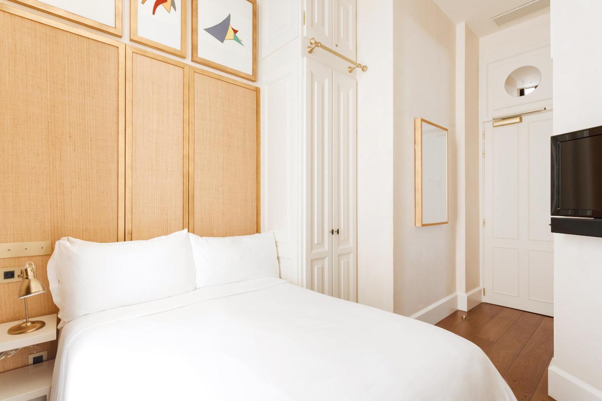 Do Placa Reial Powered By Sonder Барселона Стая снимка A room at the Standard East Village