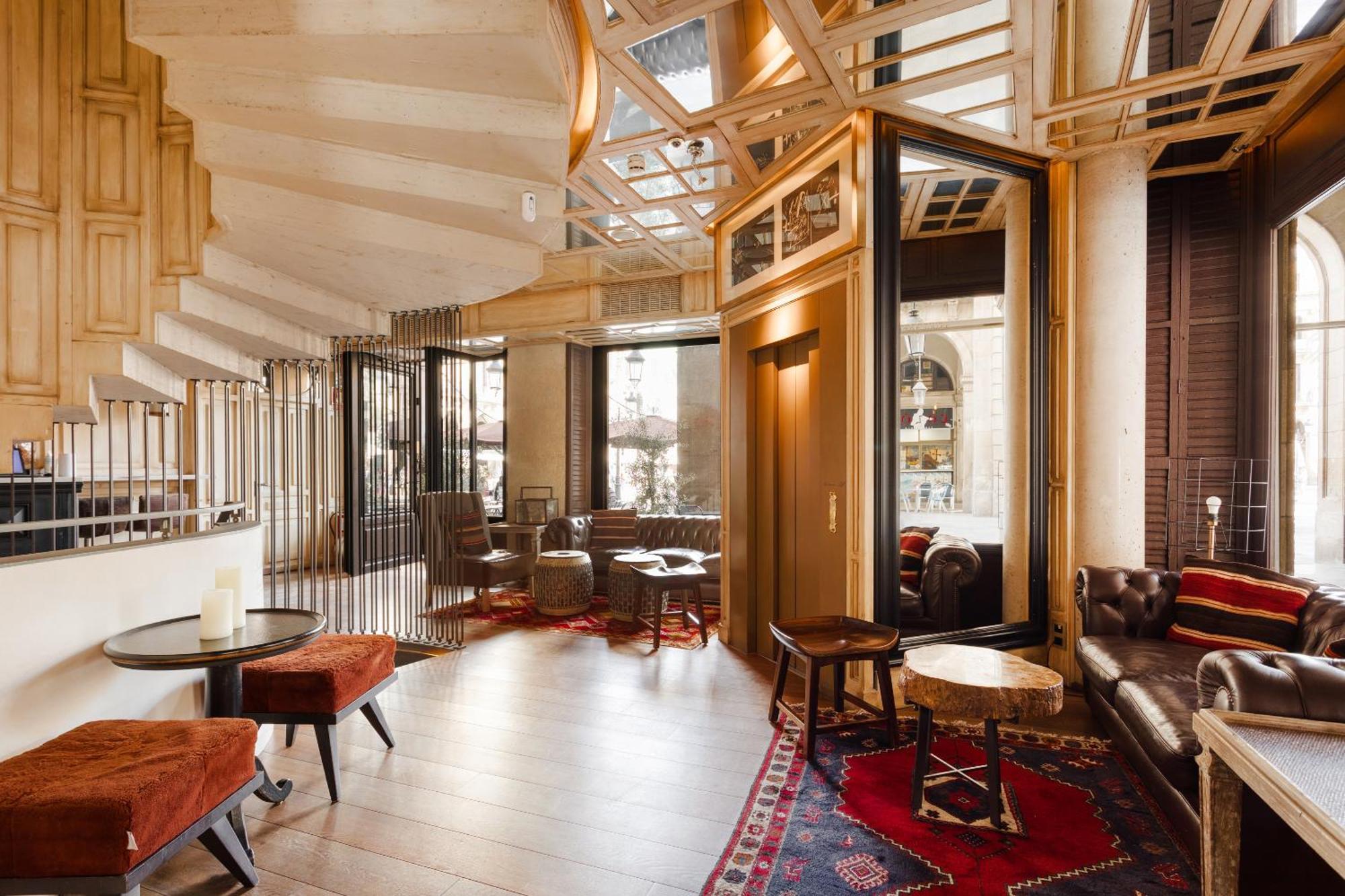 Do Placa Reial Powered By Sonder Барселона Екстериор снимка The interior of the hotel