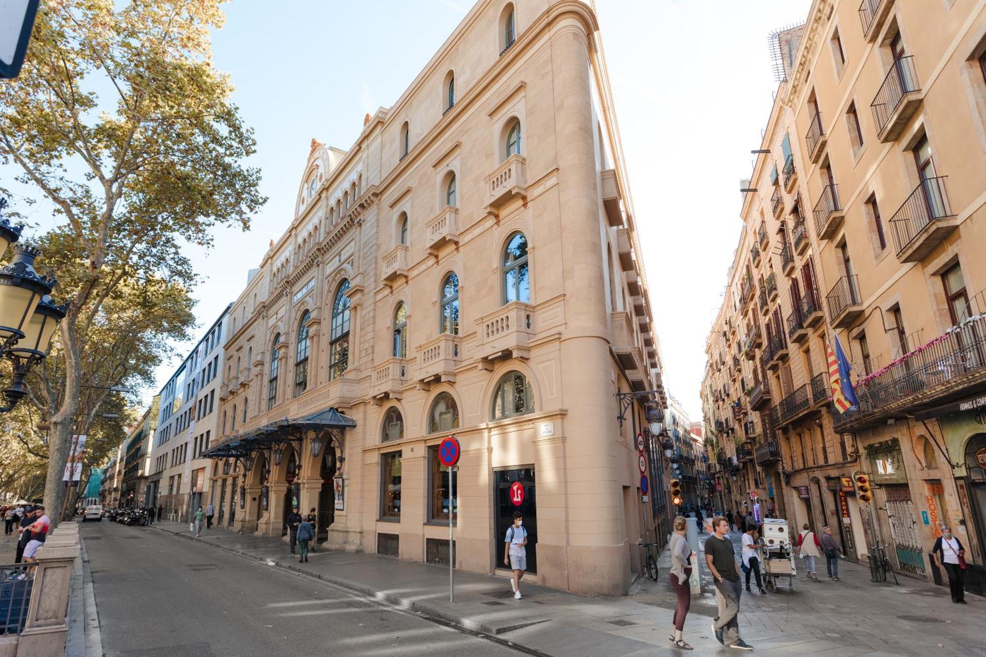 Do Placa Reial Powered By Sonder Барселона Екстериор снимка The hotel in 2016